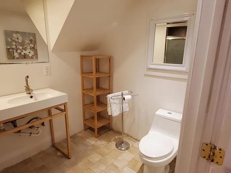 Bottom Bathroom.