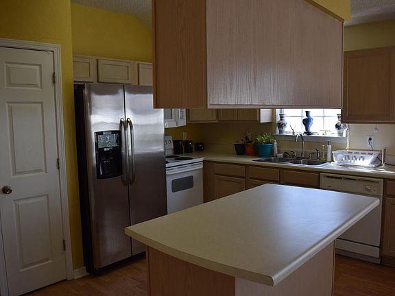 4th image of 5594 Meadow Creek Pl
