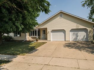3227 Dorset Ln NW, Rochester, MN 55901