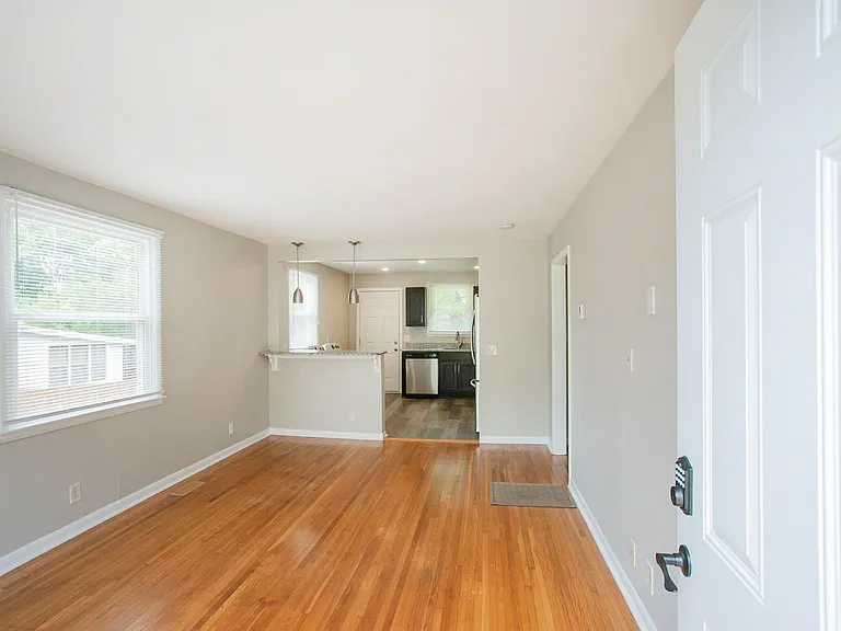 1003 Gwynn Dr #B — Photo 3