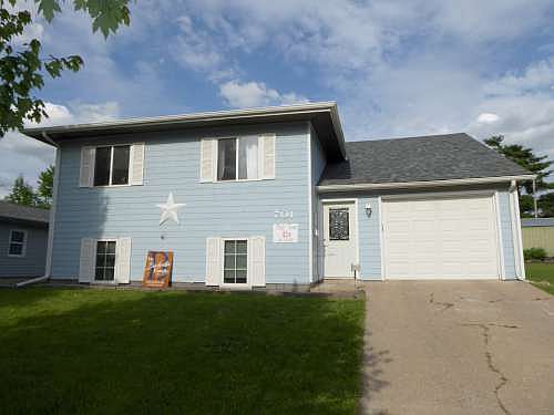 701 Prospect Avenue, Windom, MN 56101