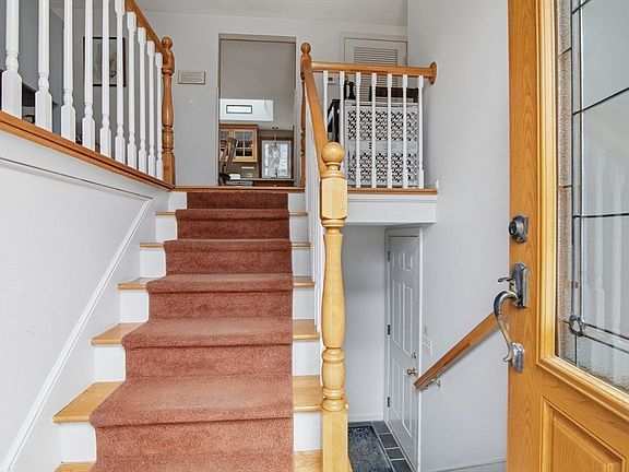 3rd image of 412 Moraine St
