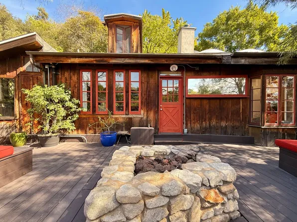 2566 Verbena Dr, Los Angeles, CA 90068