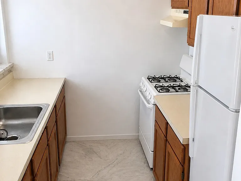 1184 Vyse Ave #2 — Photo 5
