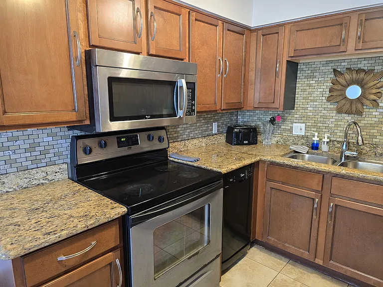 1702 W Tuckey Ln #201 — Photo 18