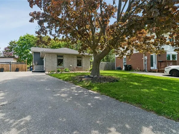 47 Christie Cres, Barrie, ON L4N 4V2