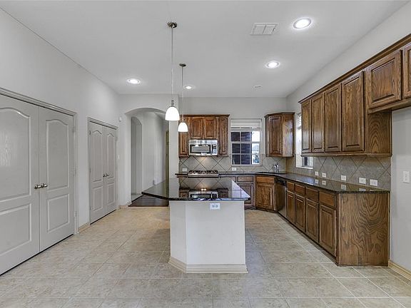 2nd image of 3024 Hereford Dr