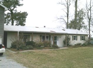 203 Poplar Dr, Elizabeth City, NC 27909