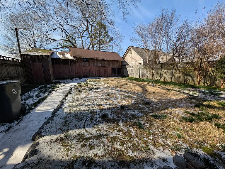 1116 Rock St — Photo 15