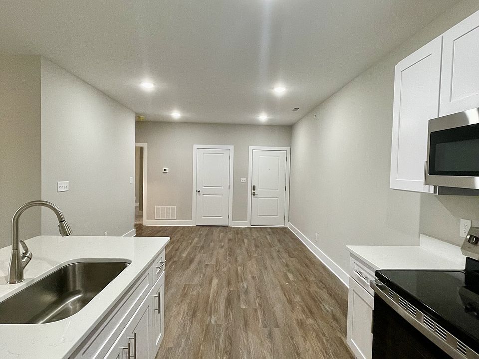 1st image of 293 English Commons Dr