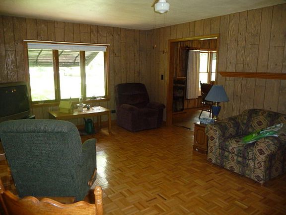 5th image of 1N638 Macqueen Dr