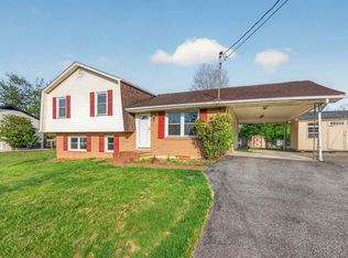 80 Meadow Dr, Christiansburg, VA 24073