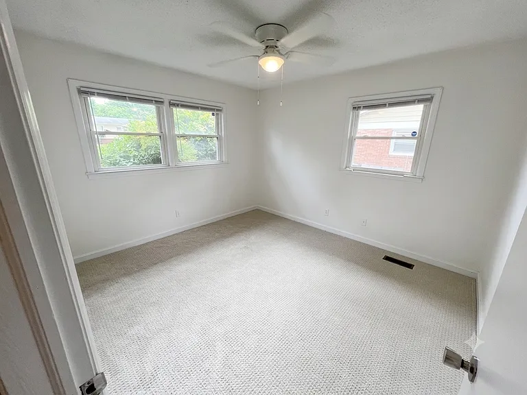 4020 Fieldcrest Rd — Photo 4