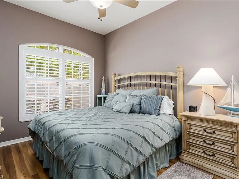 28460 Highgate Dr — Photo 24