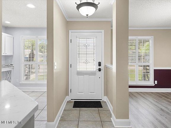 3rd image of 1594 POINT PARK Drive E