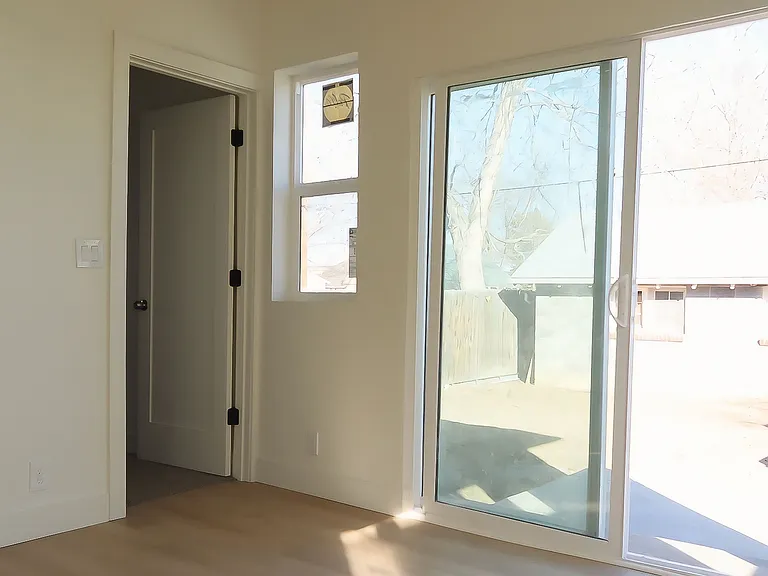 4312 Benton St — Photo 6