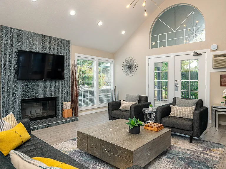 Haven Lake Oswego | Clubhouse