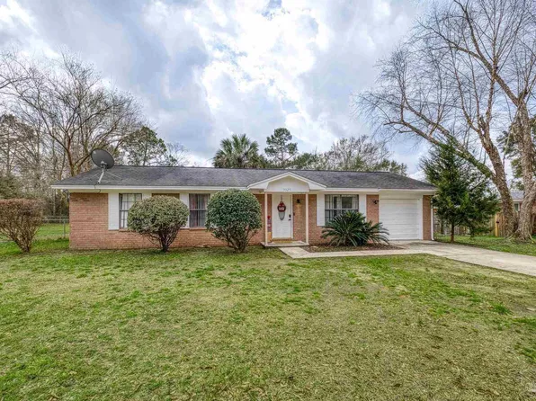 3525 Apple Wood Ln, Cantonment, FL 32533