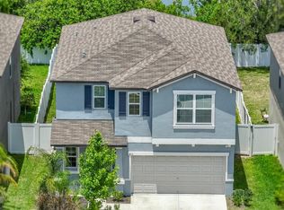 413 Royal Empress Dr, Ruskin, FL 33570