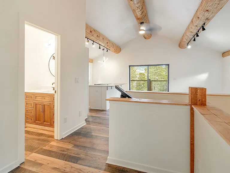 148 N Aspen St — Photo 5