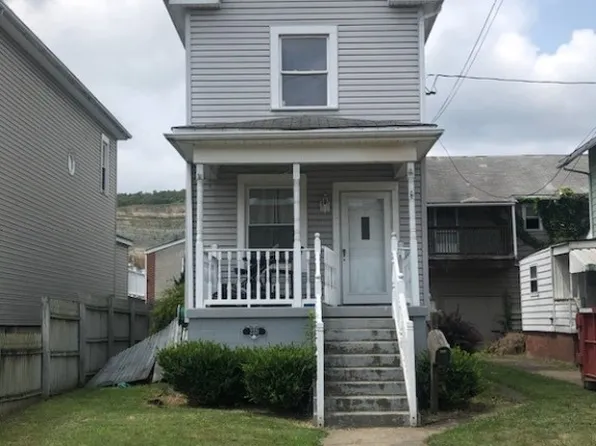 2221 Charles St, Wellsburg, WV 26070