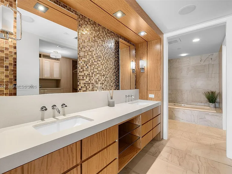 5245 Fisher Island Dr #5245 — Photo 28