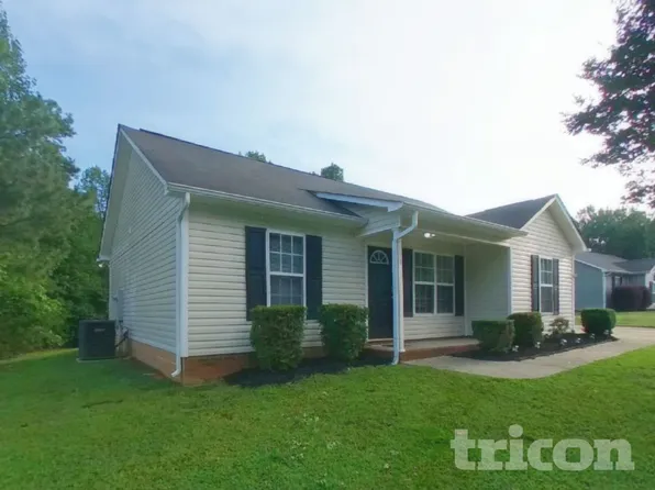 113 E Panther Creek Rd, Troutman, NC 28166