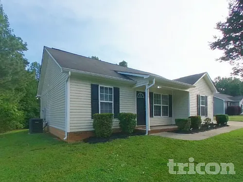 113 E Panther Creek Rd Photo 1