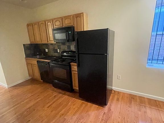 4th image of 2217 N Park Ave Unit B