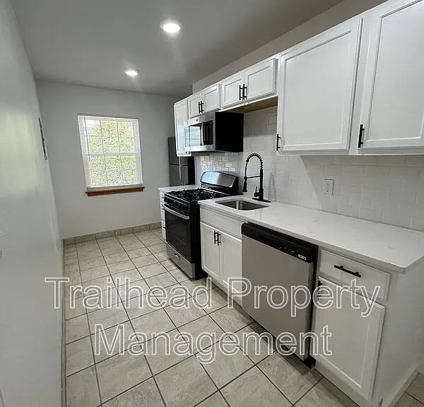 316 E Gregory Blvd #3W — Photo 8