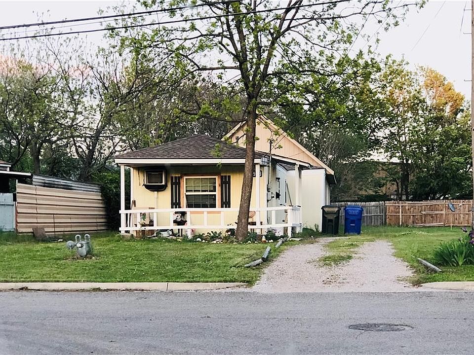 2nd image of 913 N Pickard Ave