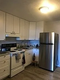 116 Spring St #B8