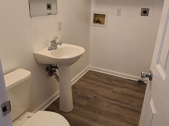 first floor 1/2 bath with washer dryer hook up