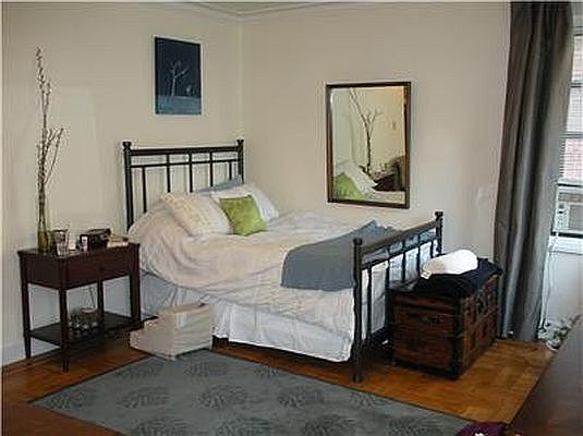 4th image of 208 E 28th St APT 3H