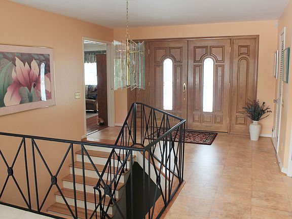 2nd image of 6645 Glenway Dr