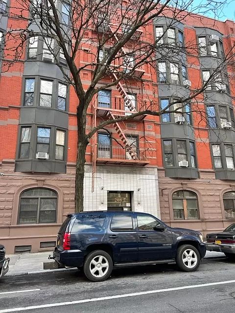 1st image of 208 W 119th St APT 1B