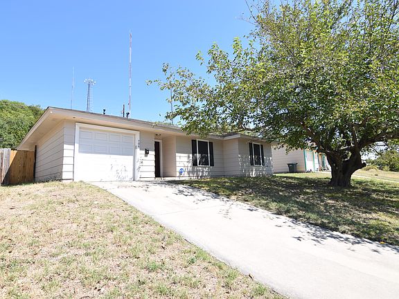 3rd image of 706 Traci Dr