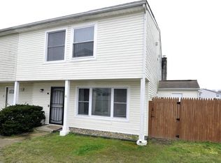 4 Long Bow Ct, Sicklerville, NJ 08081