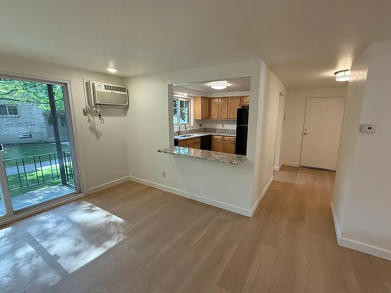 3984 Ridge Lea Rd #B — Photo 8