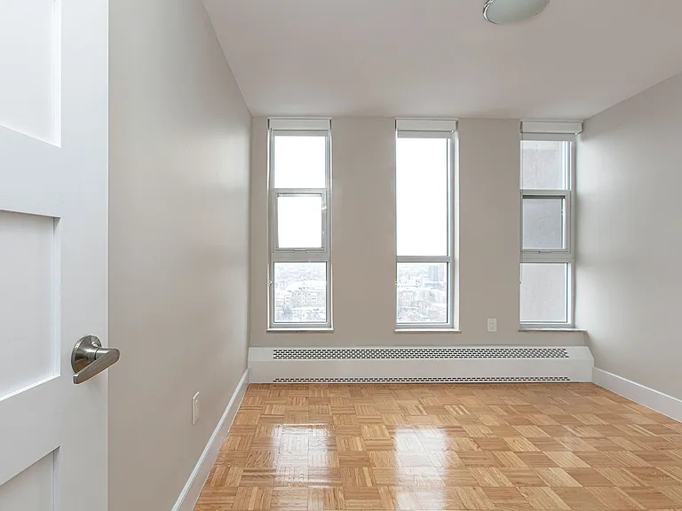 666 Spadina Ave — Photo 26