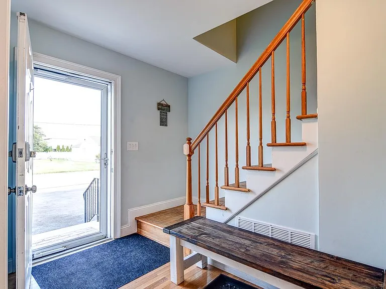 208 New York Ave — Photo 15
