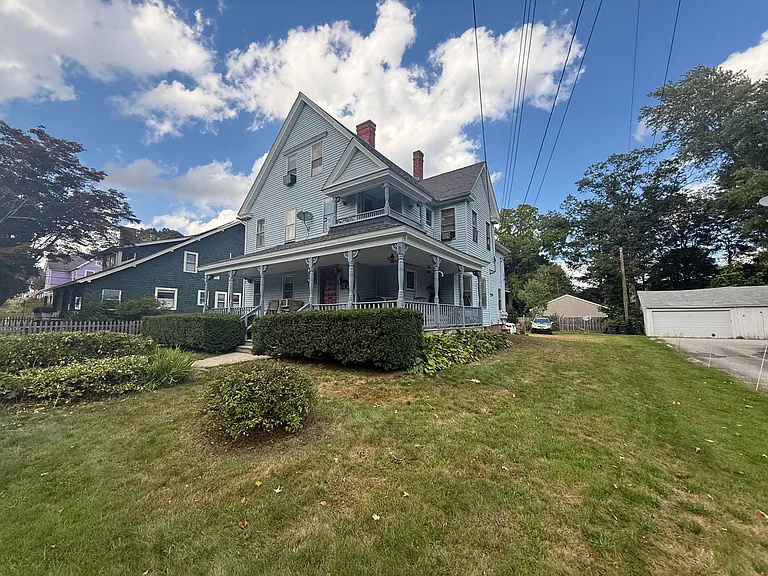 182 Grove St — Photo 8