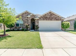1011 Roundup St, Aubrey, TX 76227