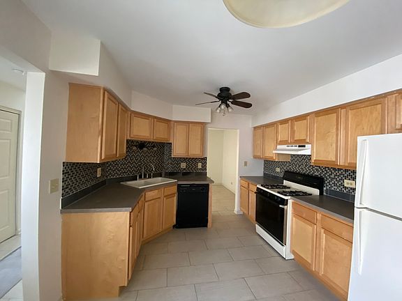 5th image of 129 Stevens Dr #129