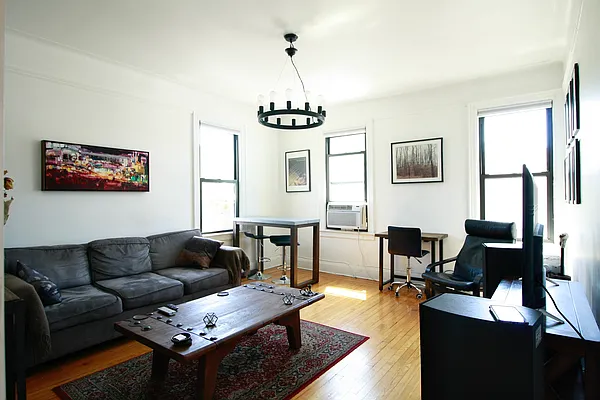 Rented by Grand & Co. | media 13