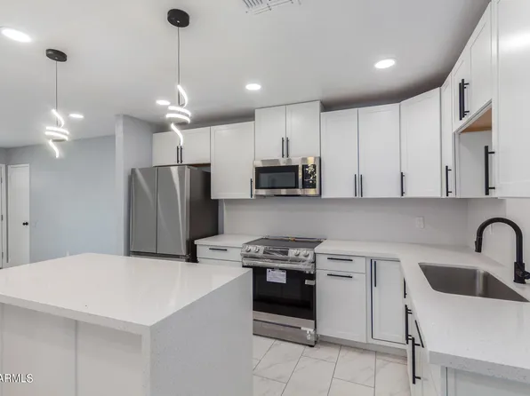 414 E CODY Drive, Phoenix, AZ 85040