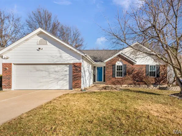 104 Eric Craig Ct, Saint Peters, MO 63376