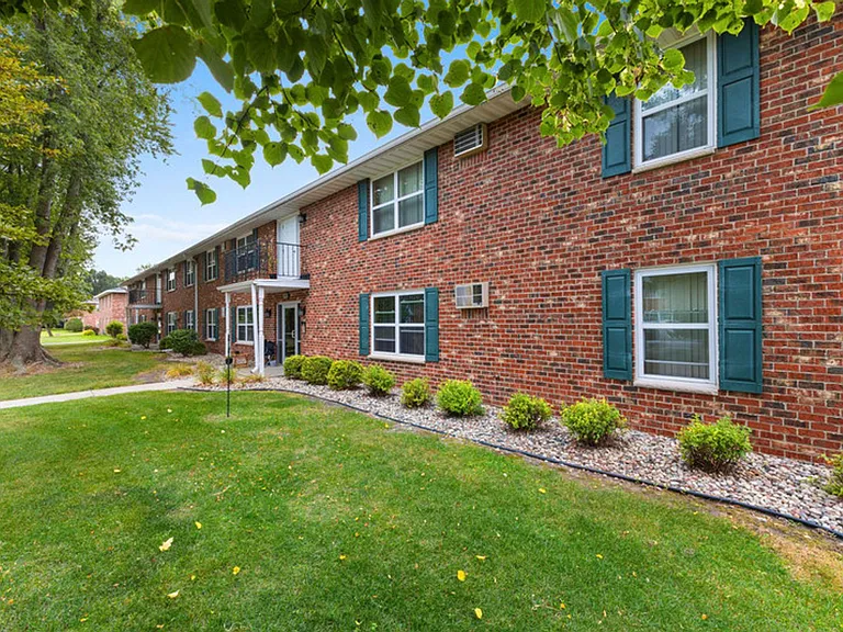 Roland Lane Apartments — Photo 51