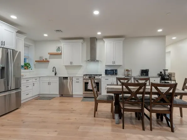 17 School St #A, Hudson, MA 01749
