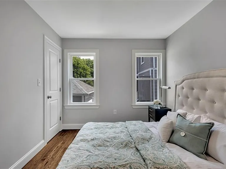 12 Sydney St #2 — Photo 4